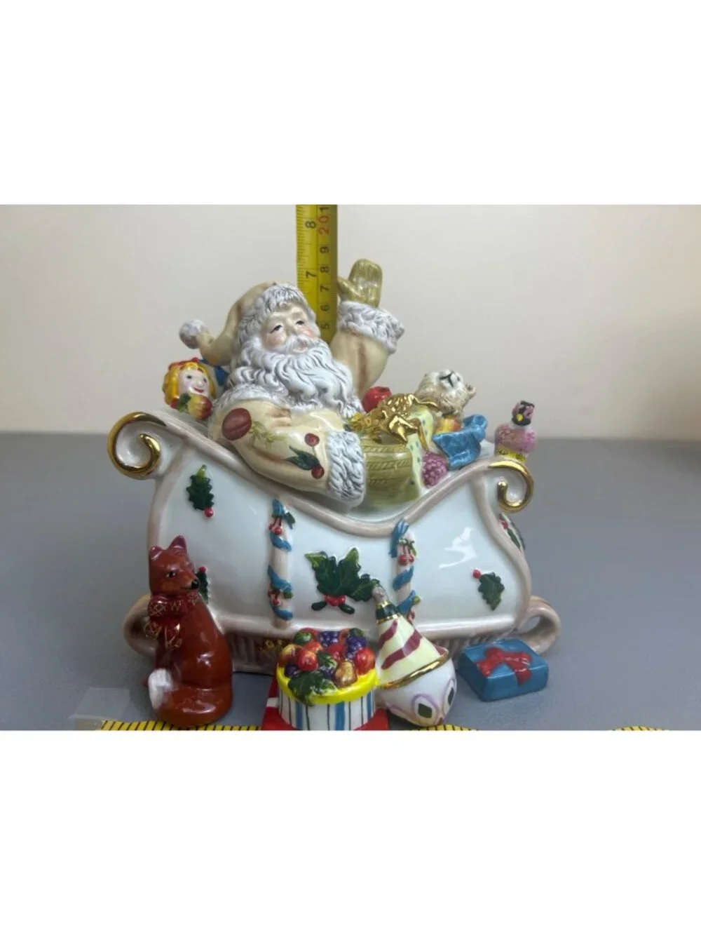 Waterford Holiday Heirlooms Georgian Santa Sleigh Ceramic Candy Jar Gold Rim Lid